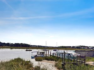 HIGH STREET- click for photo gallery